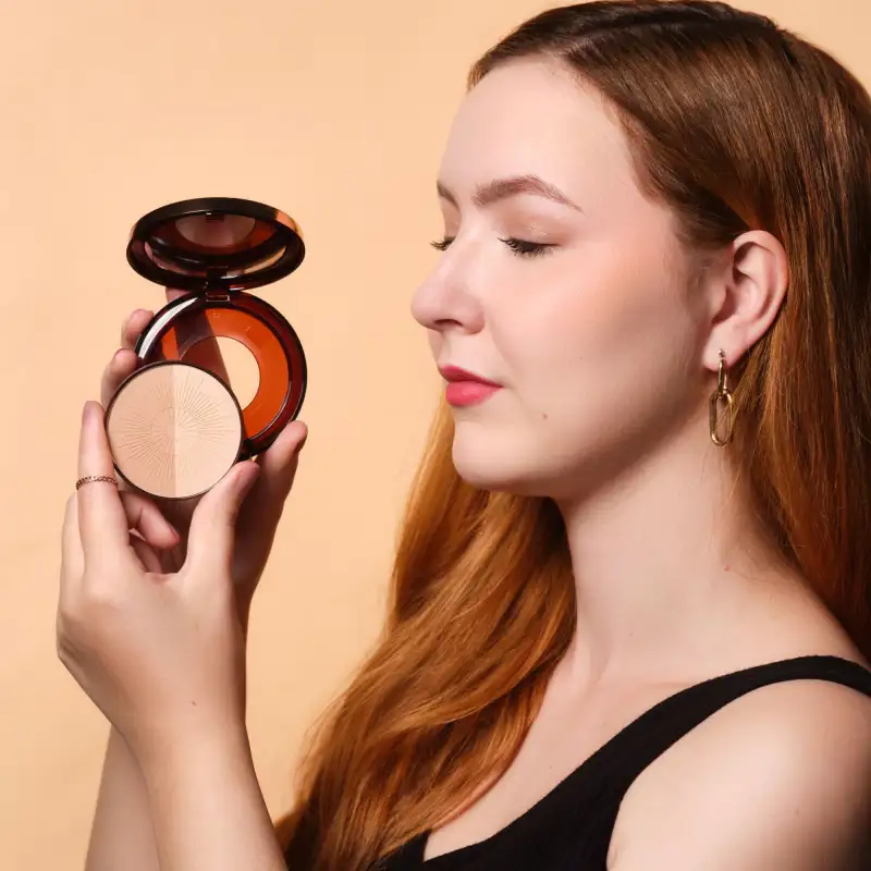 Bronzing Powder Compact Long-Lasting